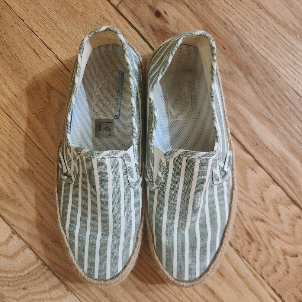 Vans unisex slip on espadrille sneakers green/white size 6.5 women / 5 men
